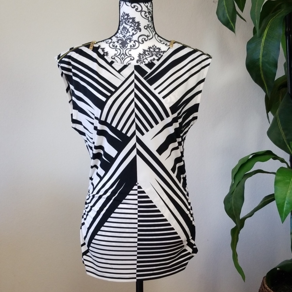 Sleeveless blouse